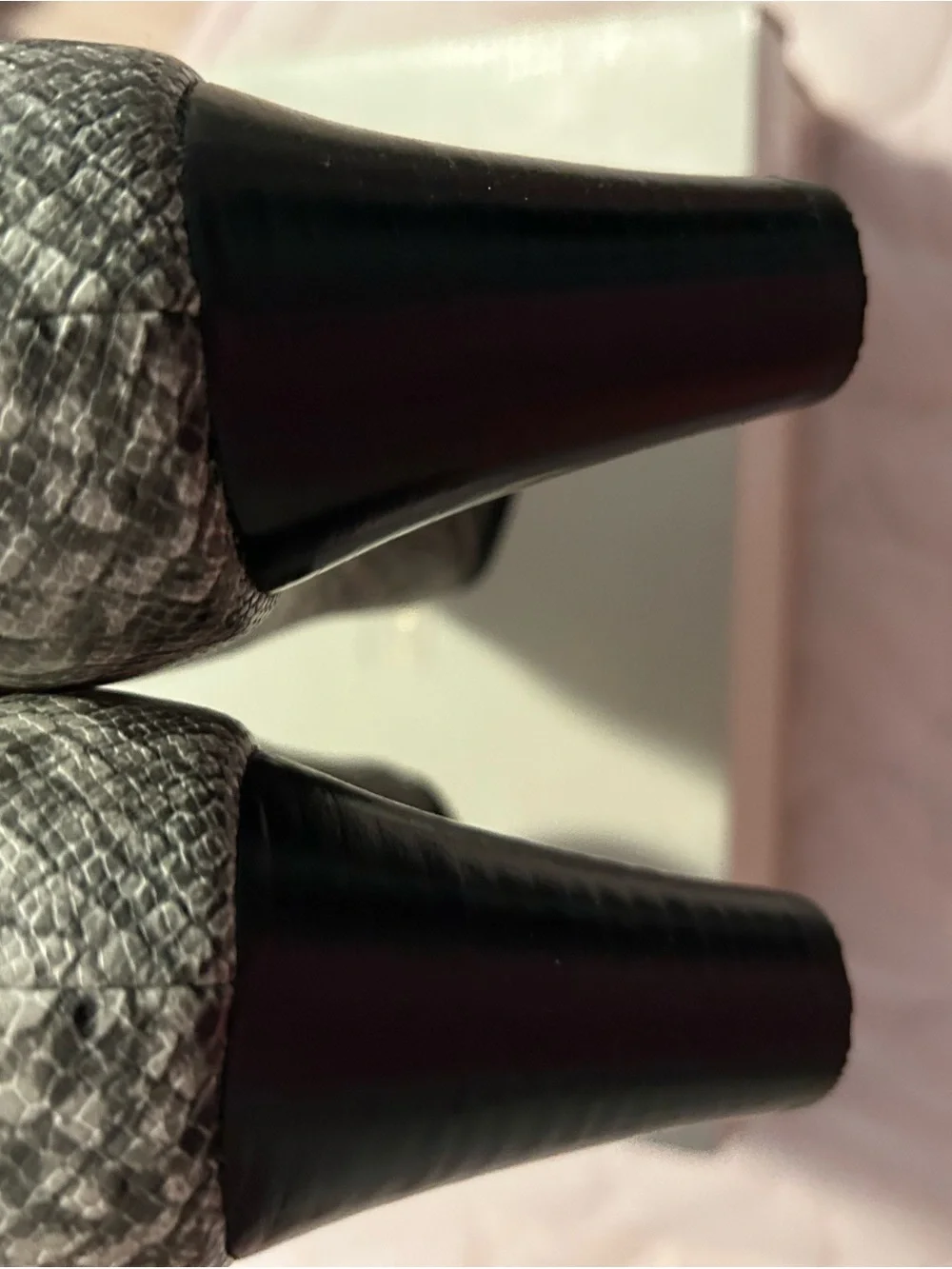 14th & Union Gray Snake-Print Pointed Pumps
